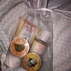 Burt’s bees relaxing set